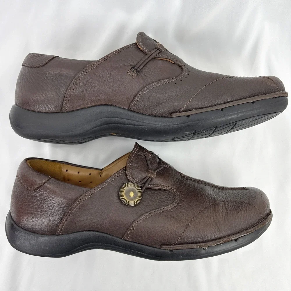 Clarks Unstructured Brown Leather Slip-On Comfort Shoes Womens 8.5 Button Detail